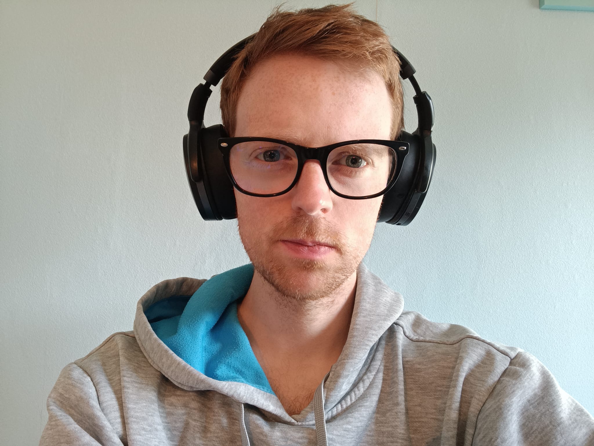 Foto van Alvin van Asselt Selfie van Alvin van Asselt, met een koptelefoon op.